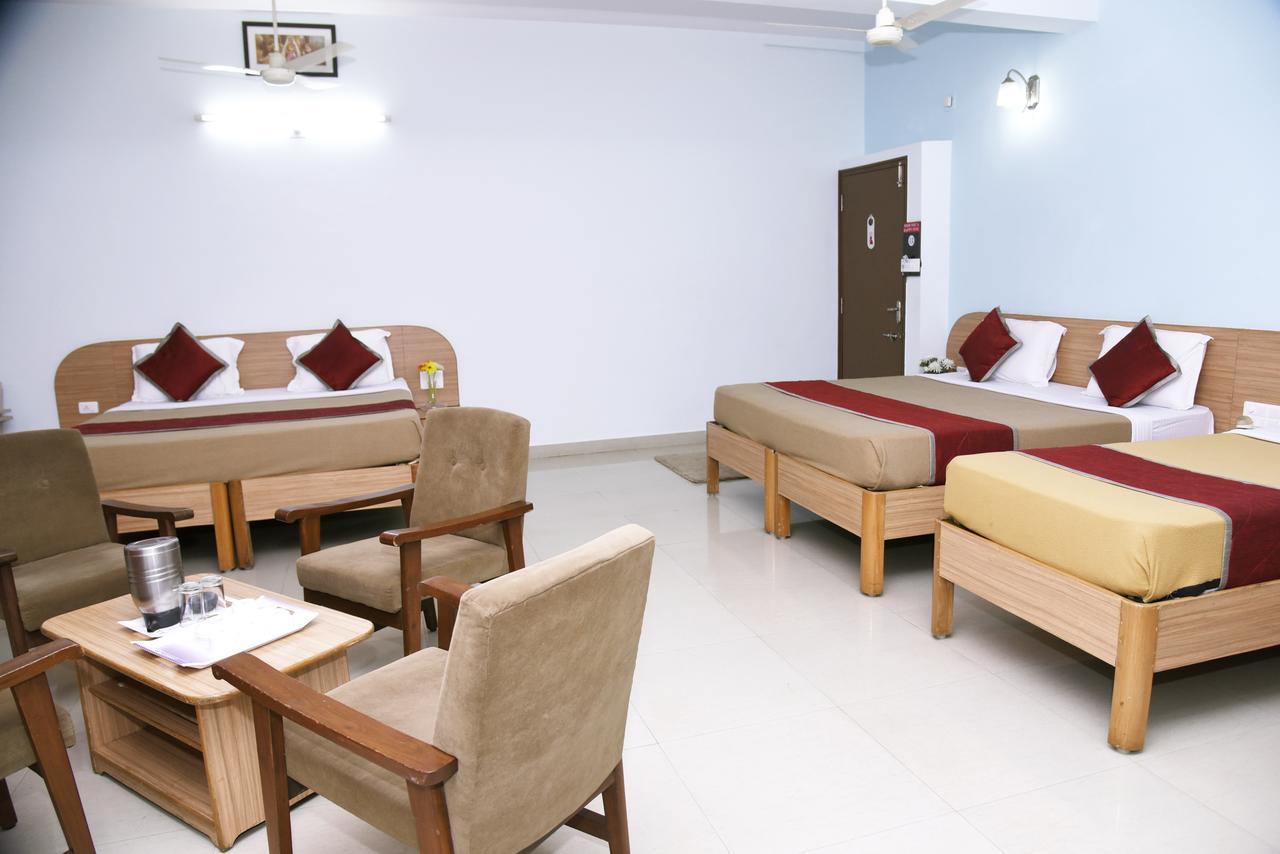 Slr Residency Otel Subrahmanya Dış mekan fotoğraf