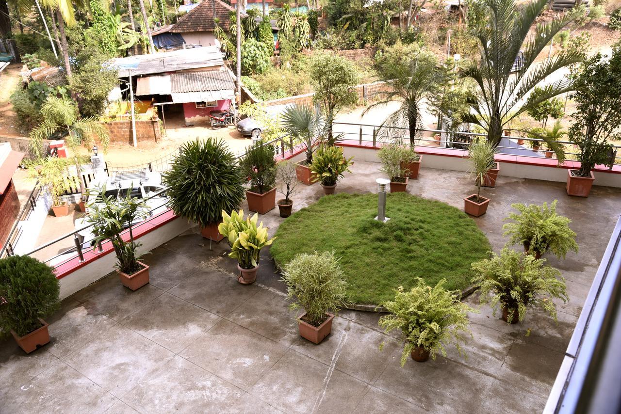 Slr Residency Otel Subrahmanya Dış mekan fotoğraf