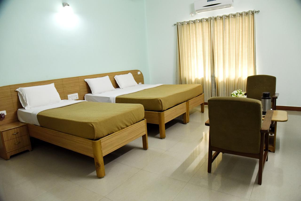 Slr Residency Otel Subrahmanya Dış mekan fotoğraf