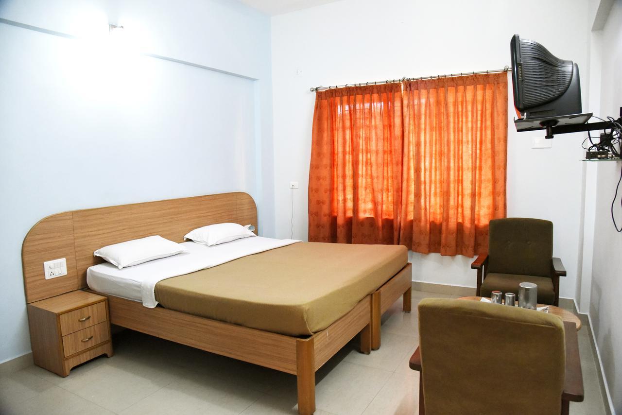 Slr Residency Otel Subrahmanya Dış mekan fotoğraf
